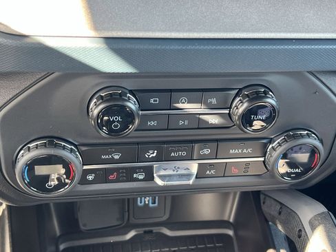 New 2024 Ford Bronco Outer Banks w/ Sasquatch Package image 21