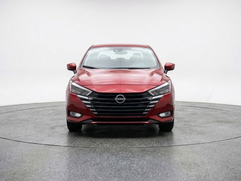 Used 2025 Nissan Versa SV image 2