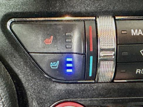 Used 2018 Ford Mustang GT Premium RWD image 24