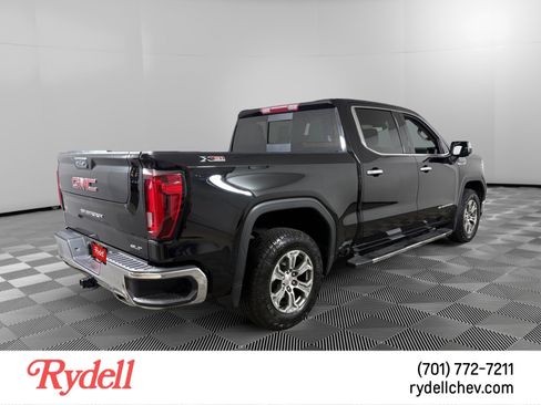 Used 2022 GMC Sierra 1500 SLT w/ SLT Convenience Package AWD/4WD image 5