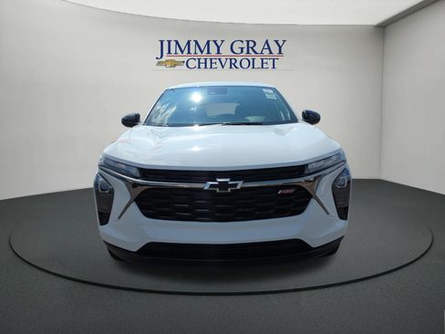 New 2026 Chevrolet Trax RS w/ Sunroof Package FWD image 8