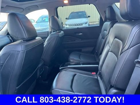 Used 2024 Nissan Pathfinder SL w/ SL Premium Package FWD image 14