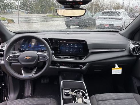 New 2026 Chevrolet Equinox LT w/ Safety and Technology Package AWD/4WD image 15