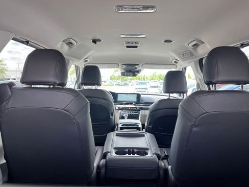Used 2024 Kia Carnival SX FWD image 30