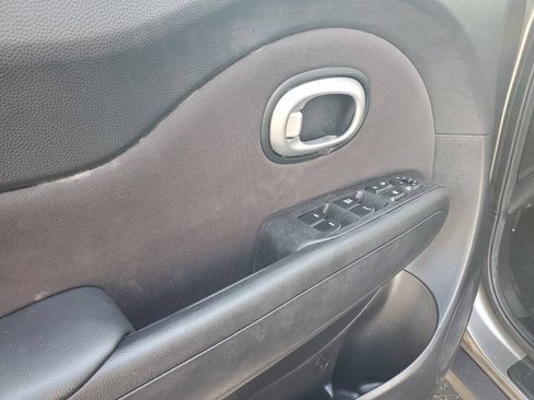 Used 2016 Kia Soul FWD image 9