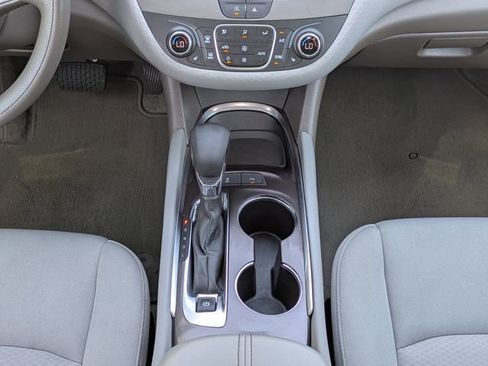 Used 2025 Chevrolet Malibu LT image 19