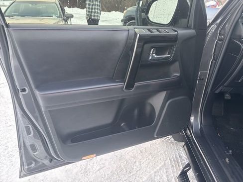 Certified 2022 Toyota 4Runner TRD Off-Road Premium image 40