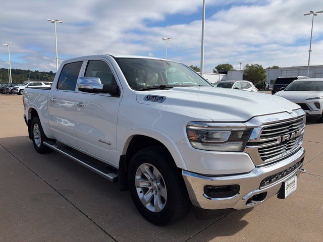 Used 2019 RAM 1500 Laramie AWD/4WD image 1
