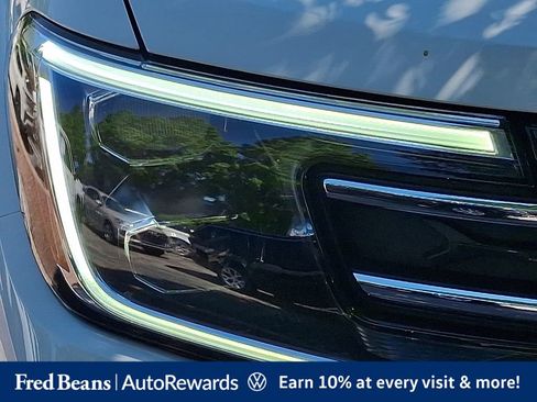 Certified 2025 Volkswagen Atlas SE AWD/4WD image 13