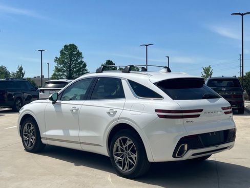 Used 2023 Genesis GV70 2.5T w/ Select Package AWD/4WD image 9