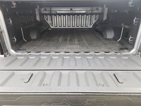 Used 2023 Chevrolet Colorado LT w/ LT Convenience Package II image 25