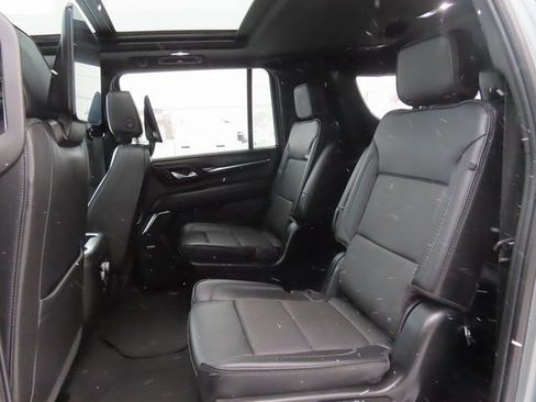 Used 2024 GMC Yukon XL Denali w/ Advanced Technology Package AWD/4WD image 23