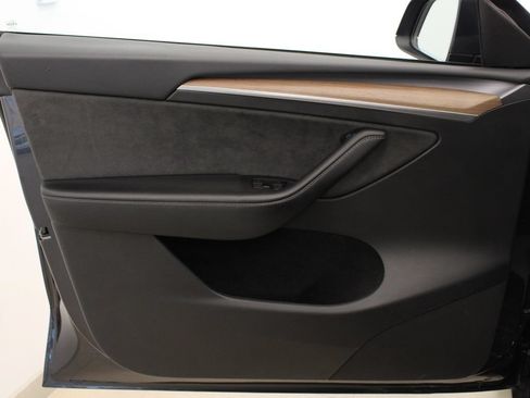 Used 2024 Tesla Model Y Long Range RWD image 13