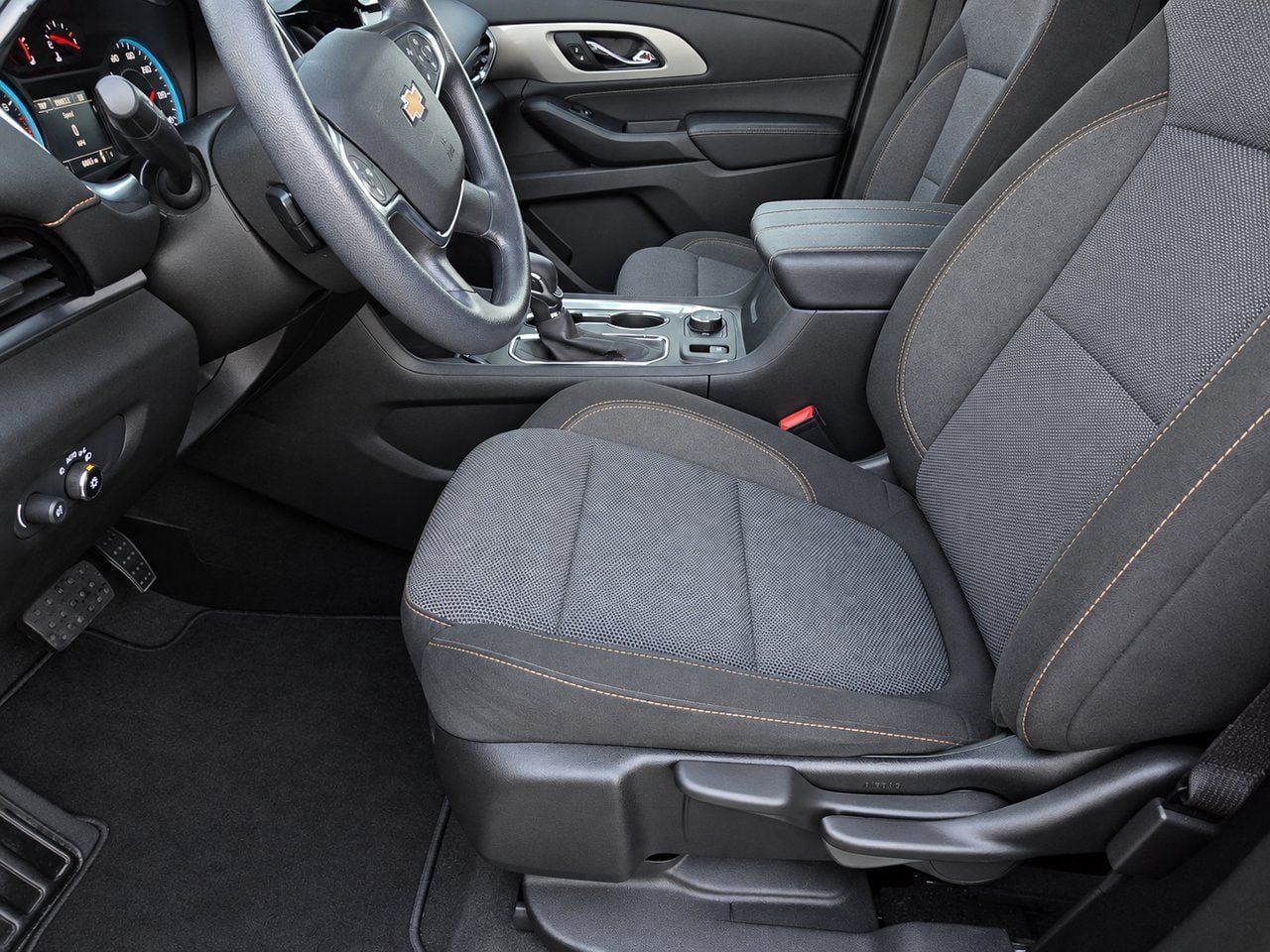 Certified 2021 Chevrolet Traverse LS FWD image 13