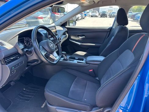Used 2025 Nissan Sentra SR FWD image 10