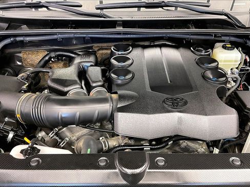 Used 2020 Toyota 4Runner SR5 Premium image 9