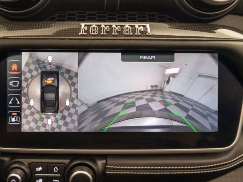 Used 2020 Ferrari Portofino image 39