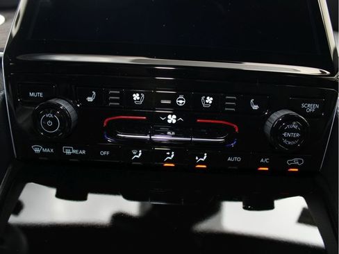 New 2025 Jeep Grand Cherokee Limited w/ Luxury Tech Group II image 17