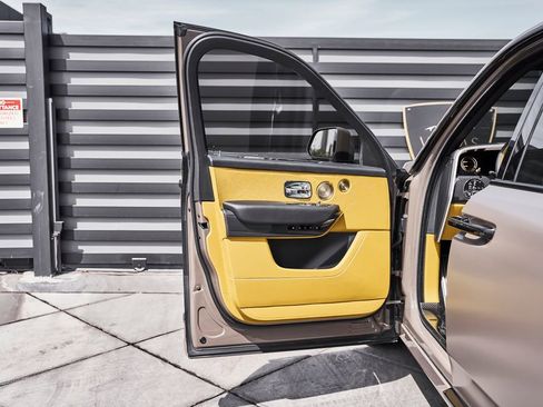 Used 2026 Rolls-Royce Cullinan Black Badge image 33