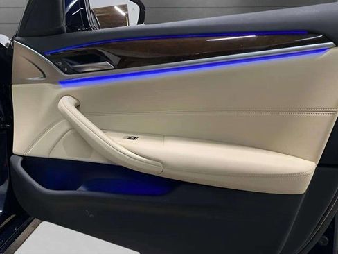 Used 2020 BMW 530i w/ Convenience Package image 81