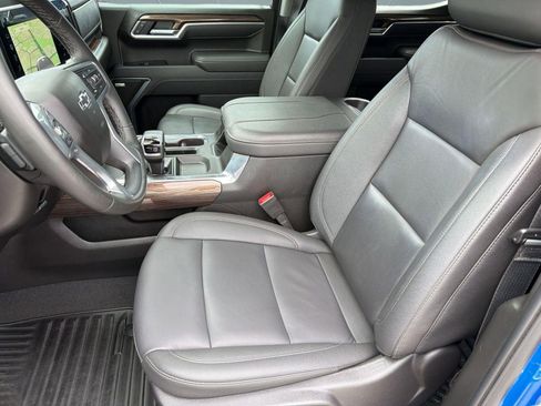 Certified 2025 Chevrolet Silverado 1500 RST AWD/4WD image 23