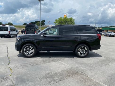 Certified 2025 Ford Expedition Active RWD image 4