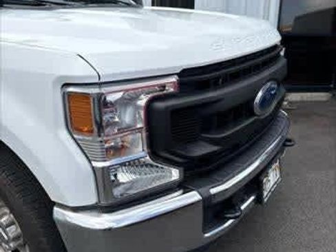 Used 2022 Ford F250 XL w/ Power Equipment Group RWD image 22