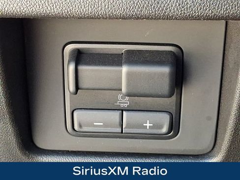 Used 2024 Chevrolet Colorado LT w/ LT Convenience Package III AWD/4WD image 9