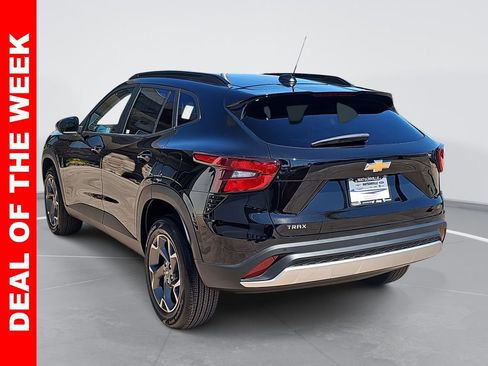 New 2025 Chevrolet Trax LT w/ Driver Confidence Package image 5