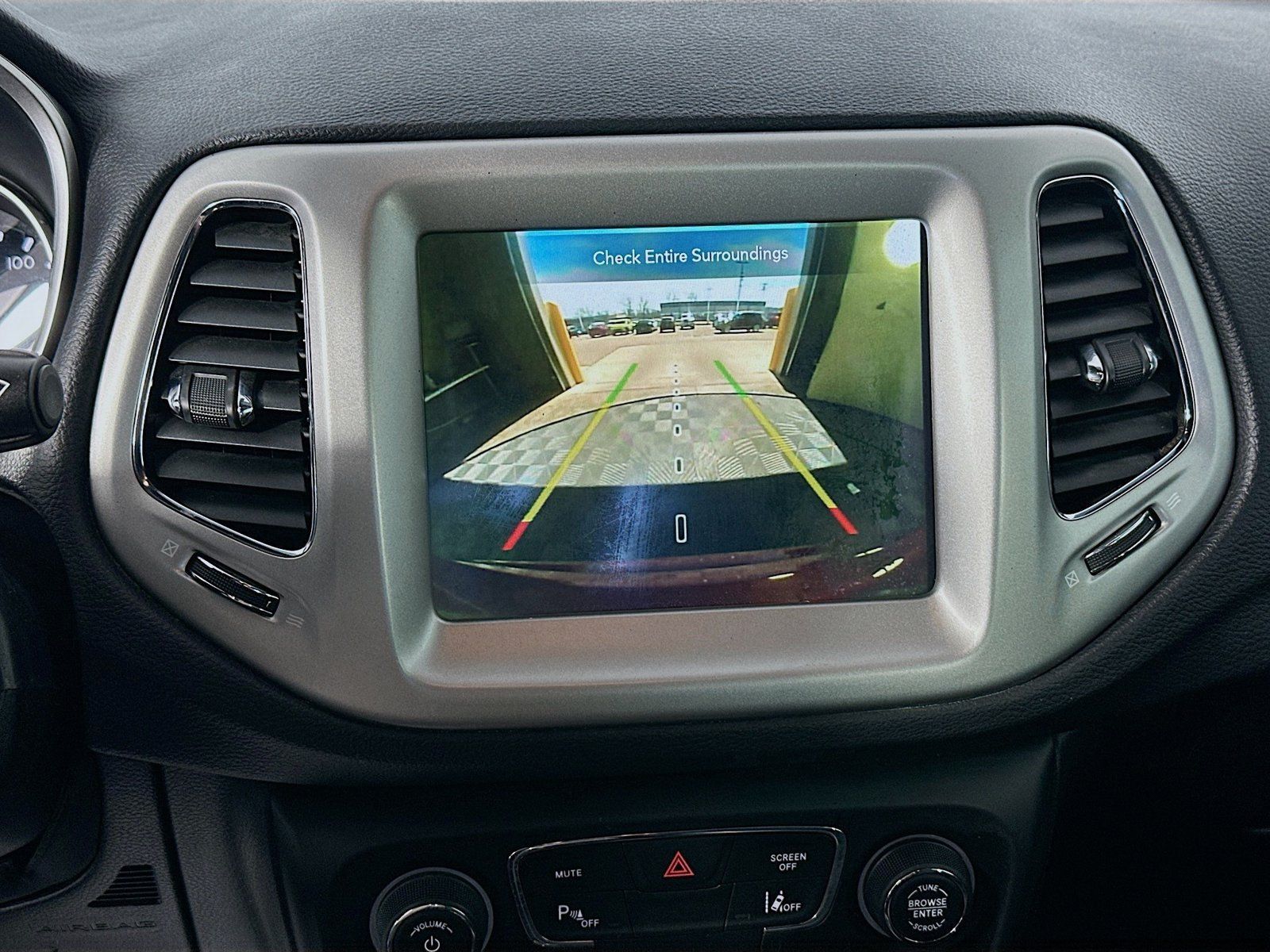 Used 2021 Jeep Compass Latitude w/ Sun and Sound Group FWD image 14