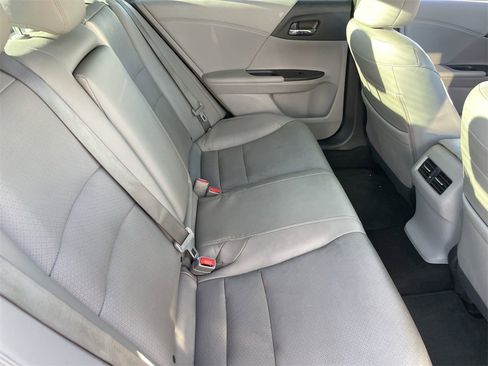 Used 2017 Honda Accord EX-L image 12