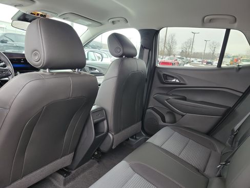 Used 2025 Chevrolet Trax LT image 14