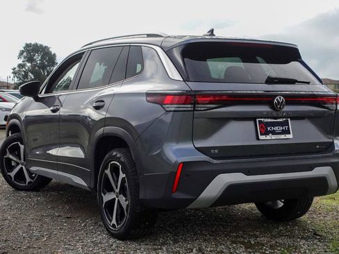 New 2026 Volkswagen Tiguan SE image 9