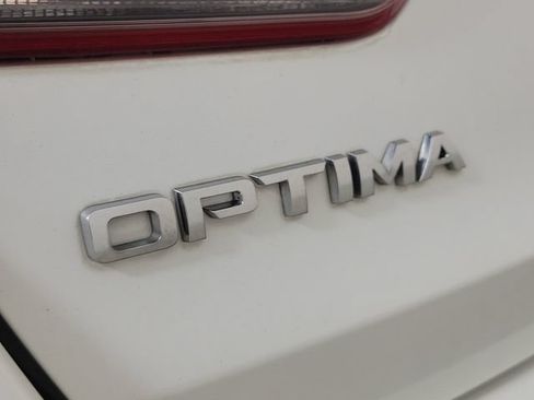 Used 2019 Kia Optima S FWD image 6
