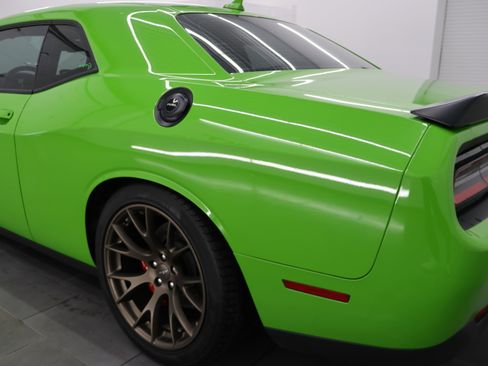 Used 2017 Dodge Challenger SRT Hellcat RWD image 32
