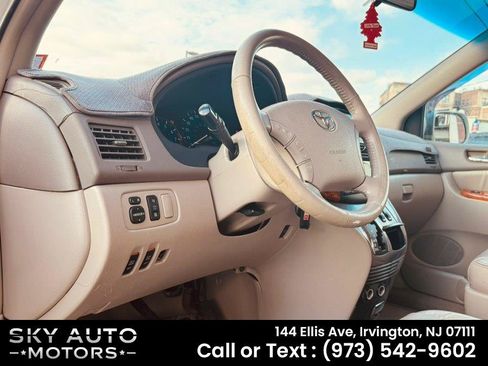 Used 2007 Toyota Sienna FWD image 18