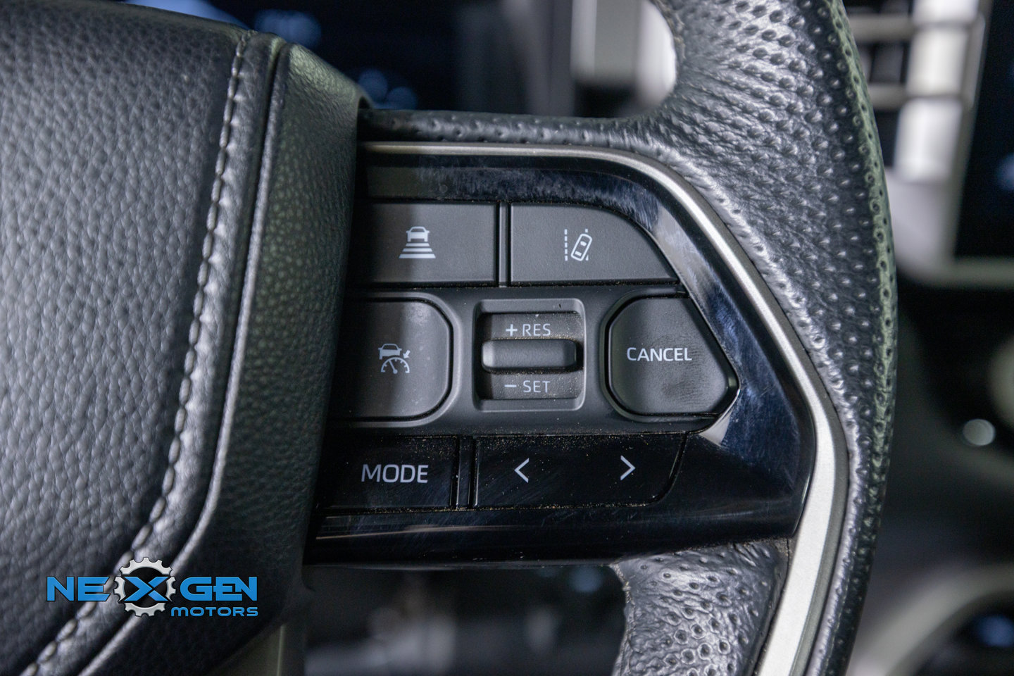 Used 2024 Toyota Tundra Limited AWD/4WD image 16