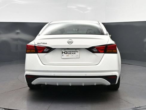 Used 2025 Nissan Altima 2.5 SV FWD image 6