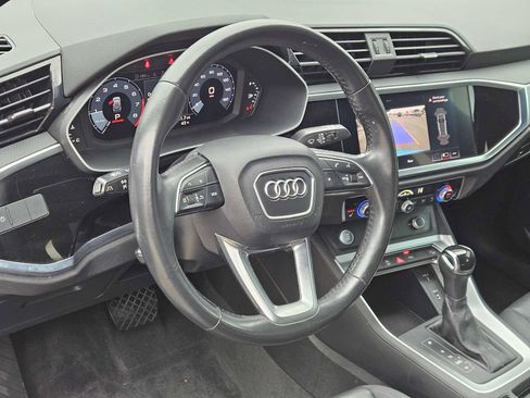 Used 2020 Audi Q3 2.0T Premium w/ Convenience Package image 2