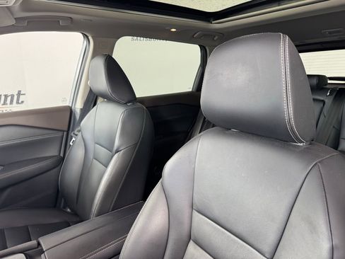 Used 2023 Nissan Rogue SL image 3