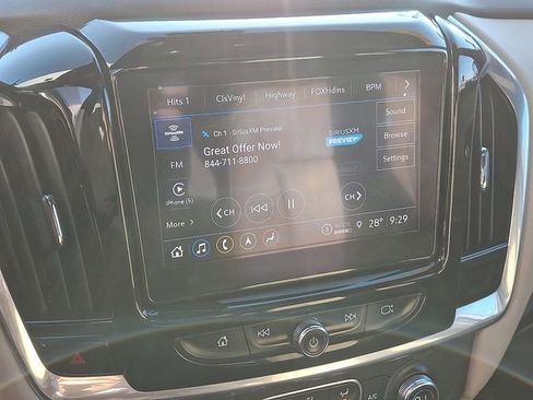 Used 2022 Chevrolet Traverse LT w/ LT Premium Package image 30