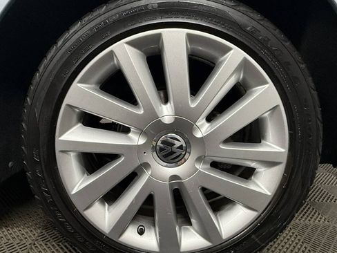 Used 2009 Volkswagen Beetle Convertible FWD image 27