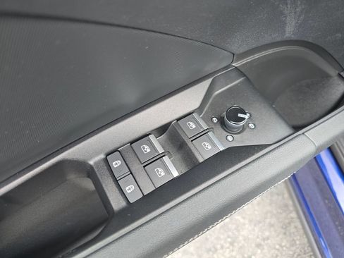 Used 2023 Audi Q4 e-tron Prestige AWD/4WD image 17