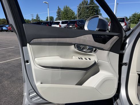 Used 2024 Volvo XC90 B6 Plus w/ Protection Package Premier AWD/4WD image 7