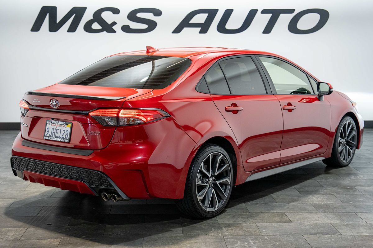 Used 2020 Toyota Corolla XSE FWD image 2