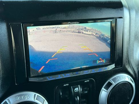 Used 2014 Jeep Wrangler Unlimited Rubicon w/ Connectivity Group image 36