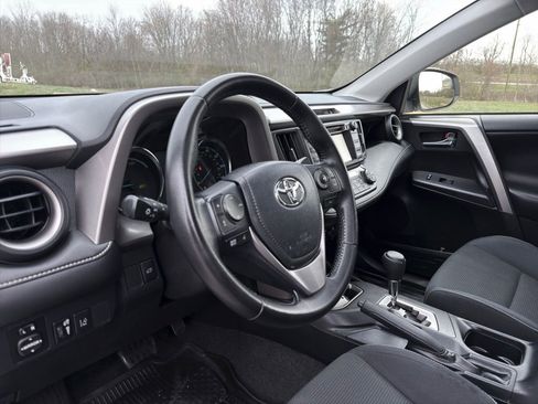 Used 2017 Toyota RAV4 XLE image 18
