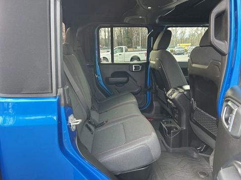 Used 2024 Jeep Gladiator Rubicon w/ Technology Group image 15