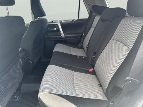 Used 2018 Toyota 4Runner SR5 AWD/4WD image 18