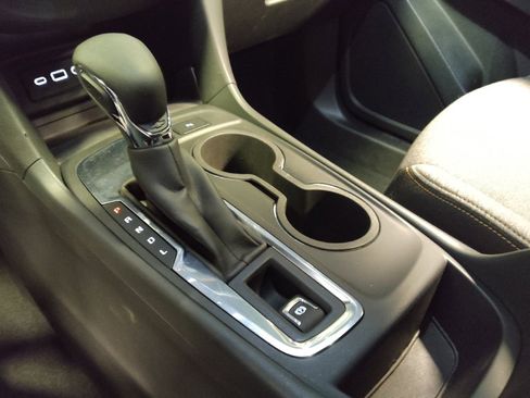 Used 2023 Chevrolet Equinox LT w/ Driver Convenience Package FWD image 26